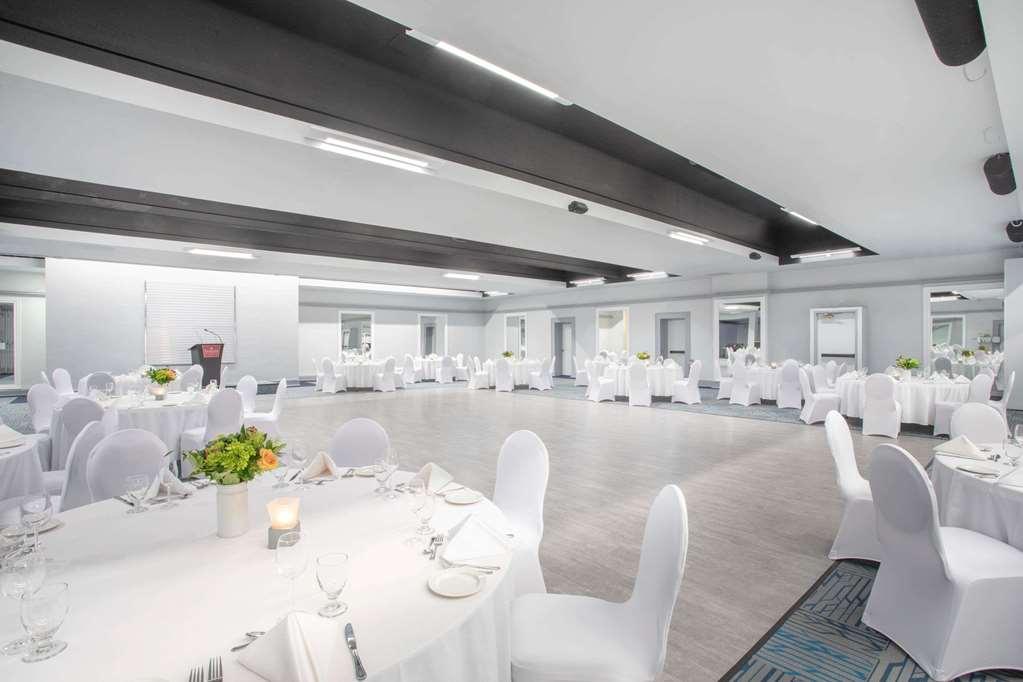 Quality Inn & Conference Centre Kingston Central Servizi foto