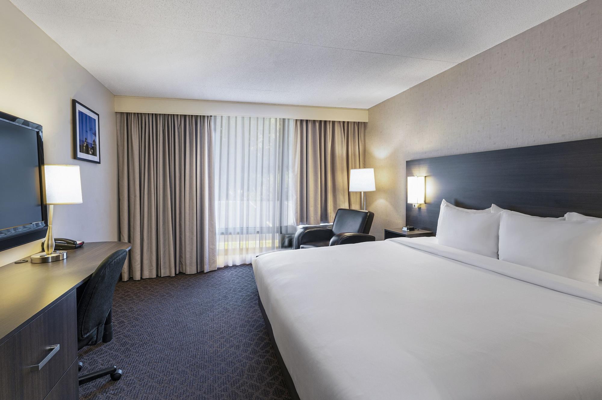 Quality Inn & Conference Centre Kingston Central Esterno foto