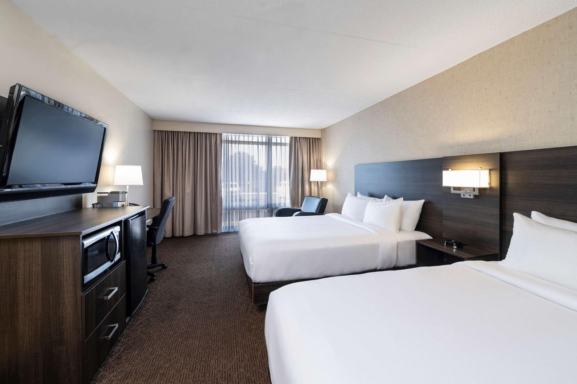 Quality Inn & Conference Centre Kingston Central Esterno foto