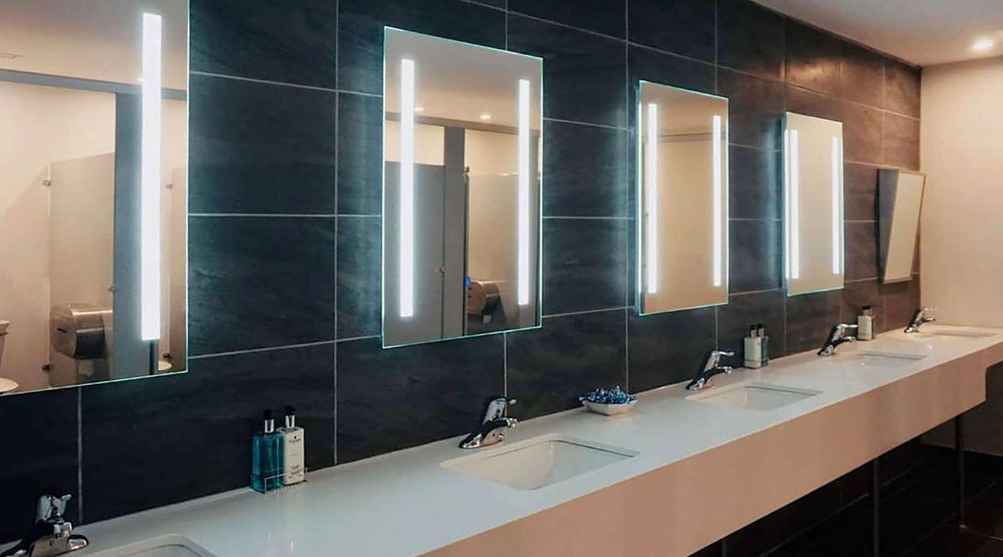 Quality Inn & Conference Centre Kingston Central Esterno foto