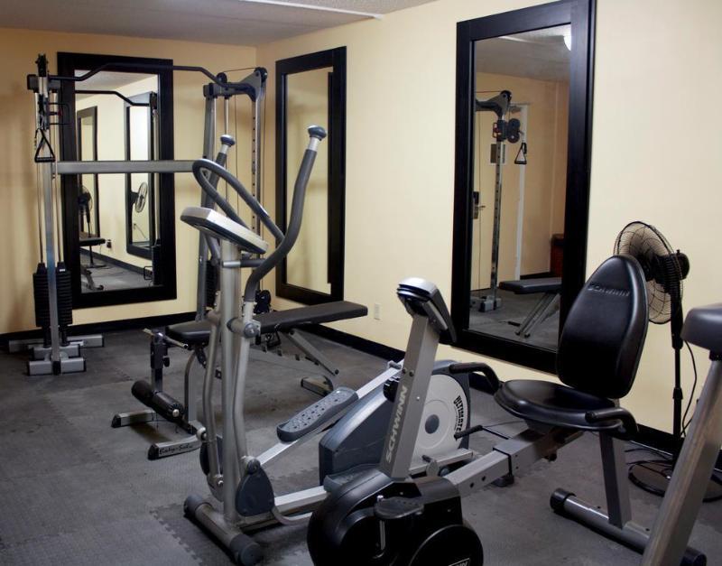 Quality Inn & Conference Centre Kingston Central Esterno foto