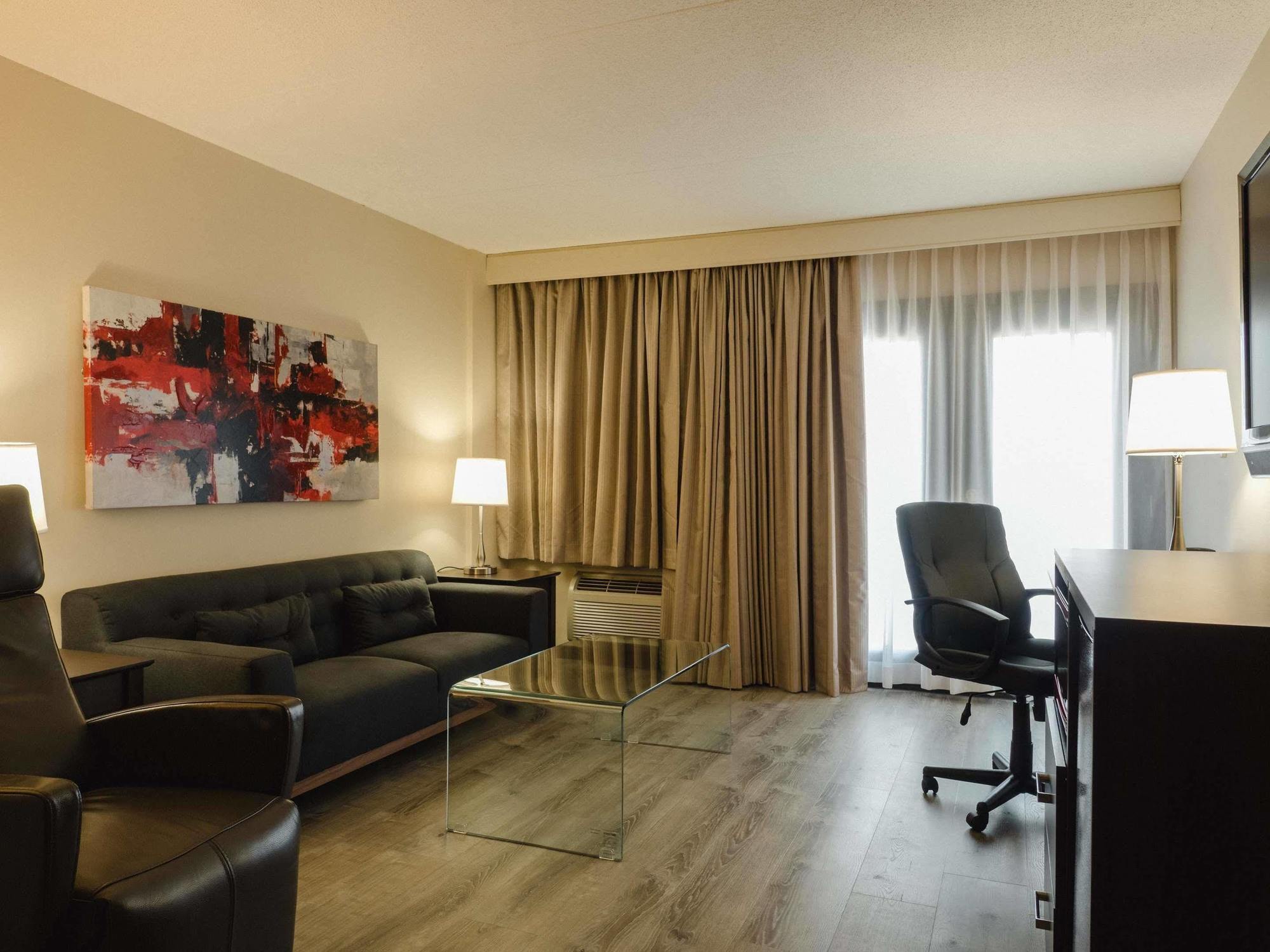 Quality Inn & Conference Centre Kingston Central Esterno foto
