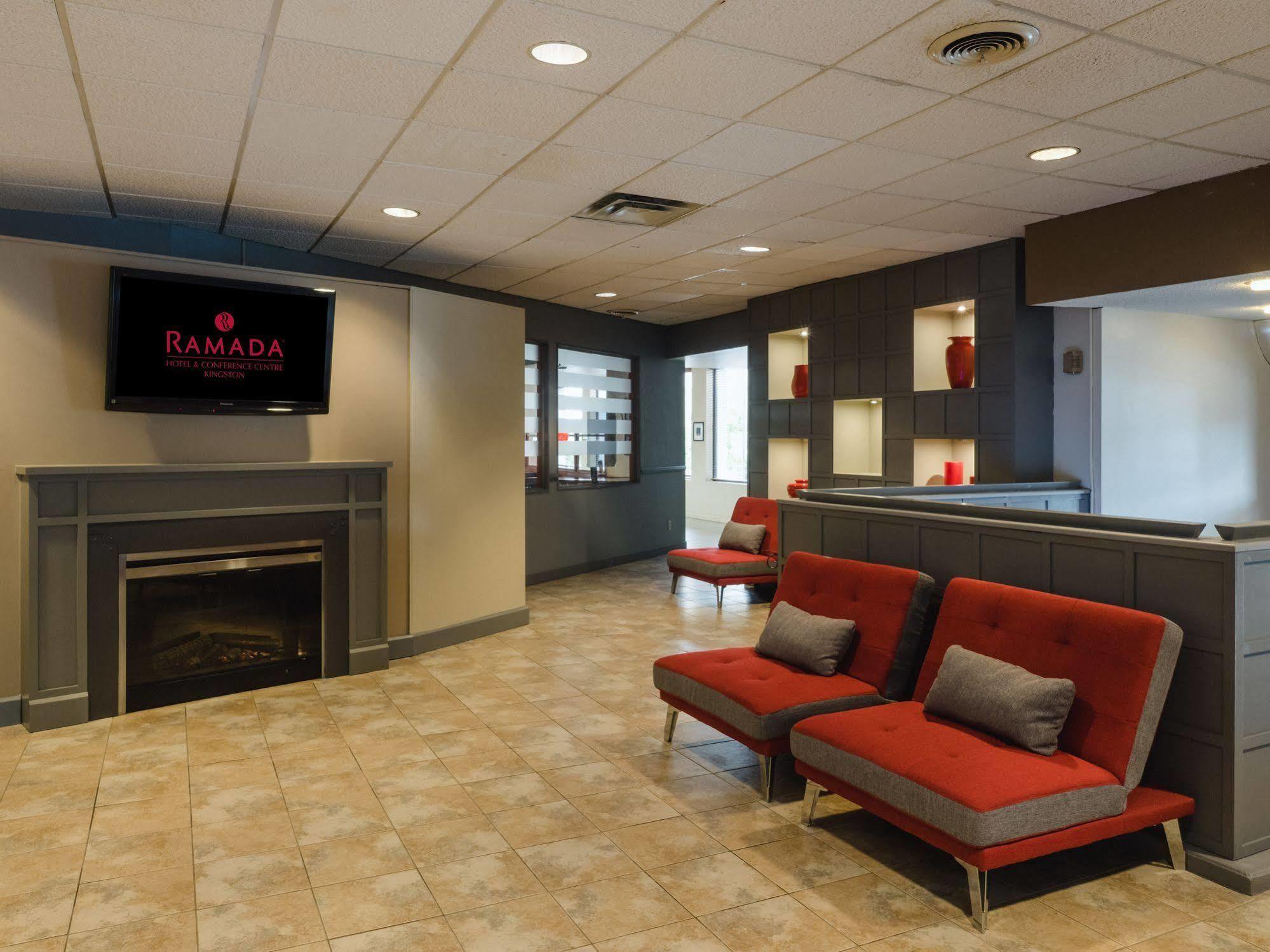 Quality Inn & Conference Centre Kingston Central Esterno foto